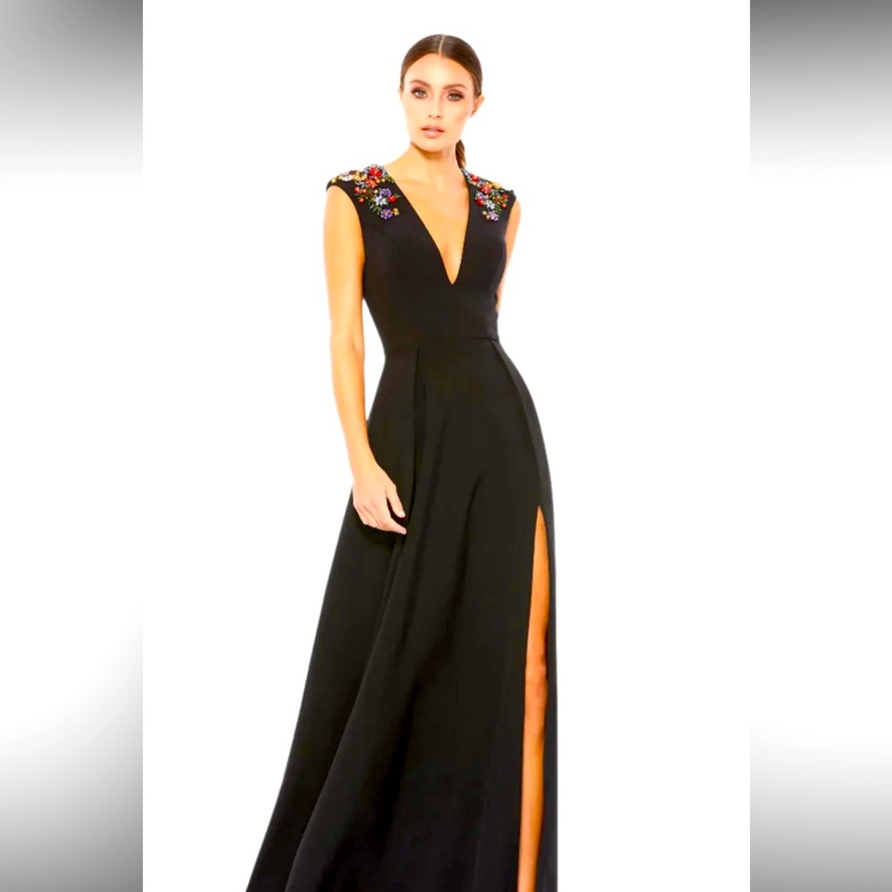 IEena for Macduggal Elegant Black Evening Gown with Floral Embroidery